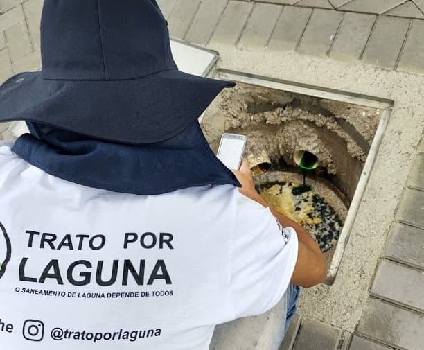 Mais de 80% dos imóveis vistoriados em Laguna apresentam irregularidade nas ligações de esgoto