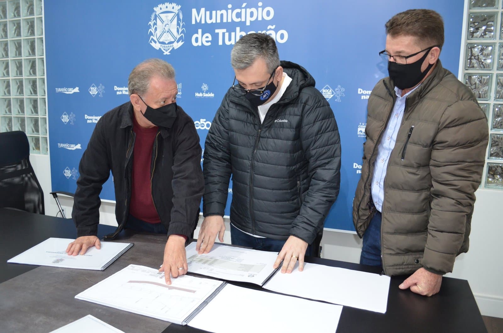 Amurel entrega projeto de pavimentação da estrada geral de Congonhas