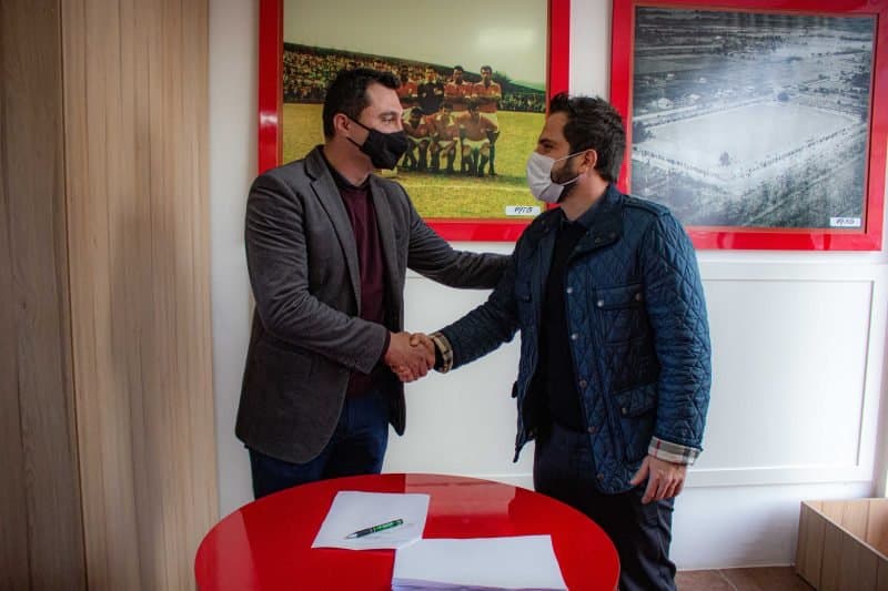 Hercílio Luz assina parceria e futebol começa a ser gerido por investidores