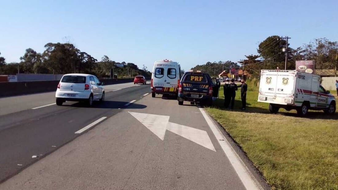 Pedestre de 35 anos morre atropelado na BR-101, em Laguna