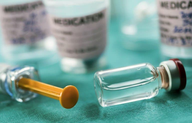 Anvisa prorroga autorização emergencial de medicamentos para intubação