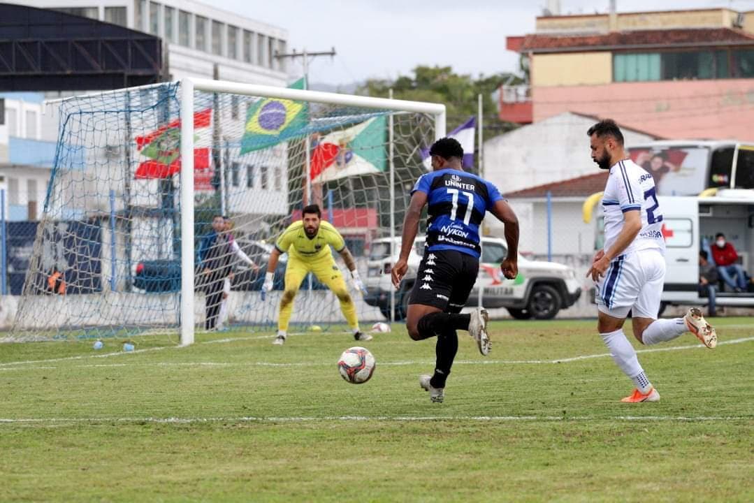 CATARINENSE SÉRIE B: Tubarão volta a vencer e respira no campeonato