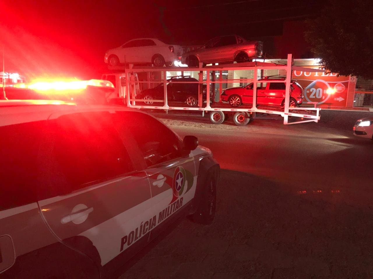 Mais de 20 carros são apreendidos em festa clandestina