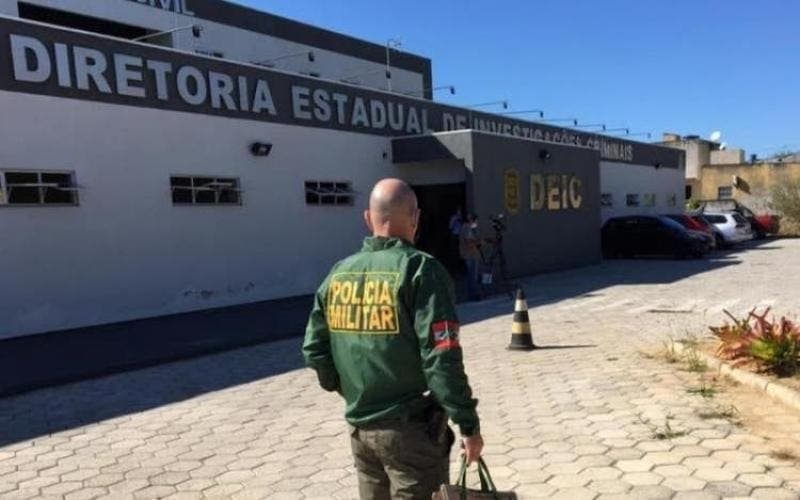 MP denuncia 14 pessoas pela compra dos 200 respiradores em SC