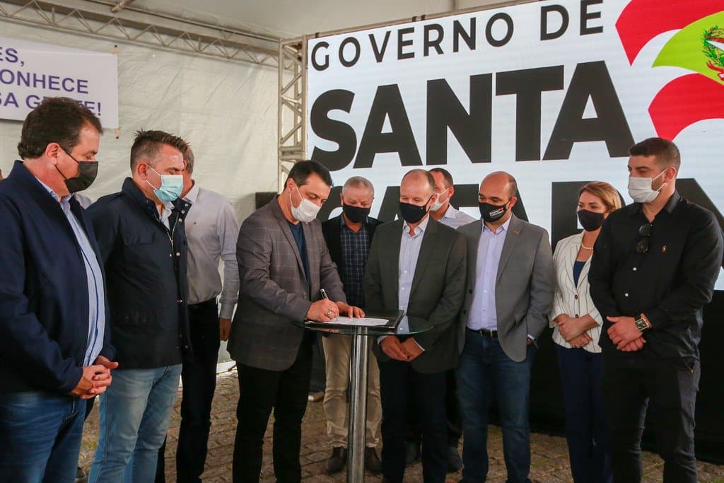 Mais de R$ 12 milhões são anunciados pelo Governador para Laguna
