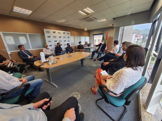 Ativação da ZPE em Imbituba é alinhada entre lideranças e governo de SC