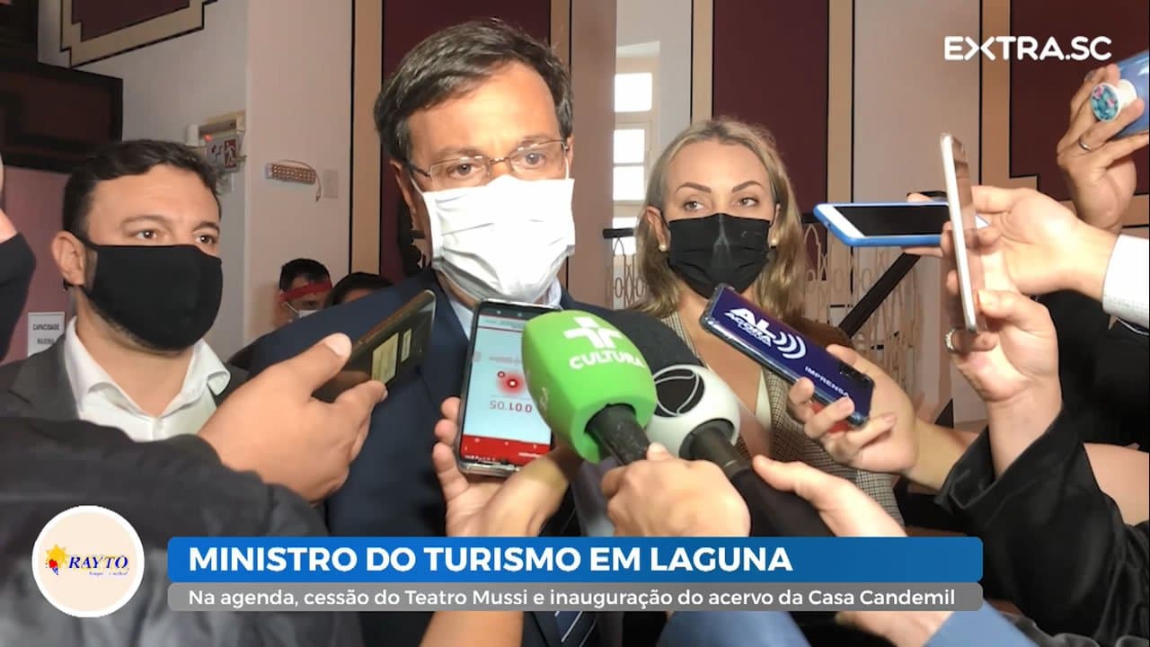 Em Laguna, ministro do Turismo inaugura restauração do acervo da Casa Candemil
