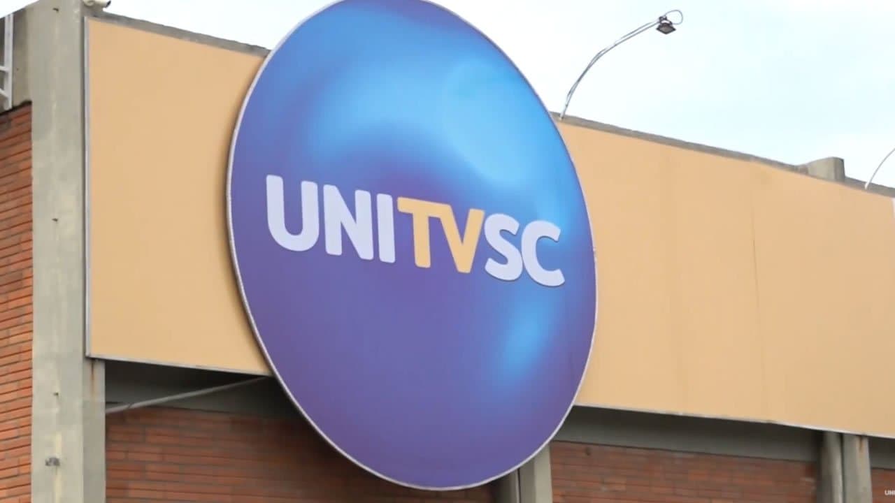 PRIMEIRA MÃO - Se a TV é da fundação, por que o site está registrado em um CPF?