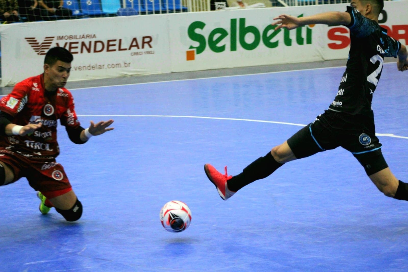 ESTADUAL: De virada, Tubarão Futsal vence na Arena