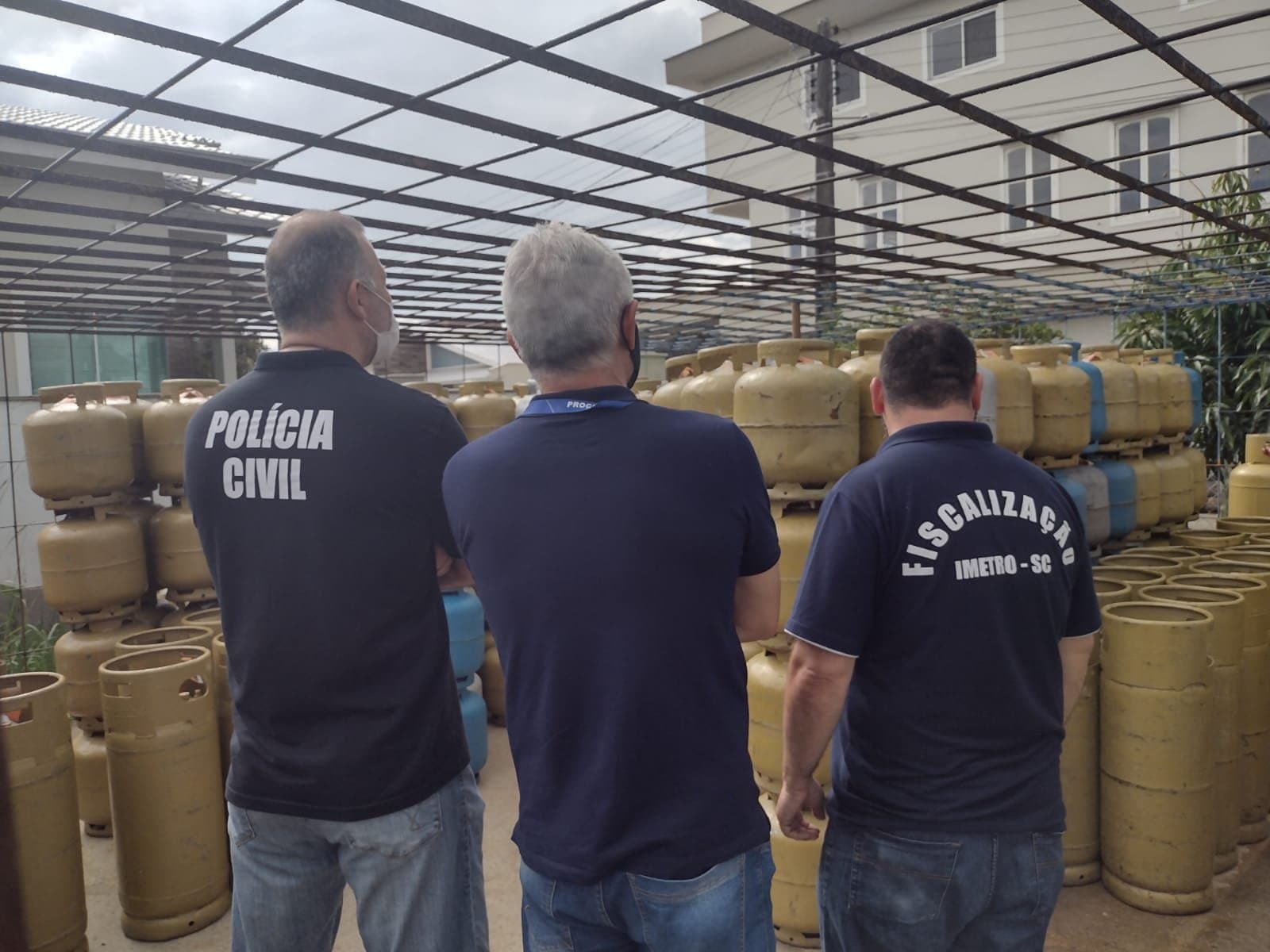 Revendedores de gás de cozinha são fiscalizados em Tubarão