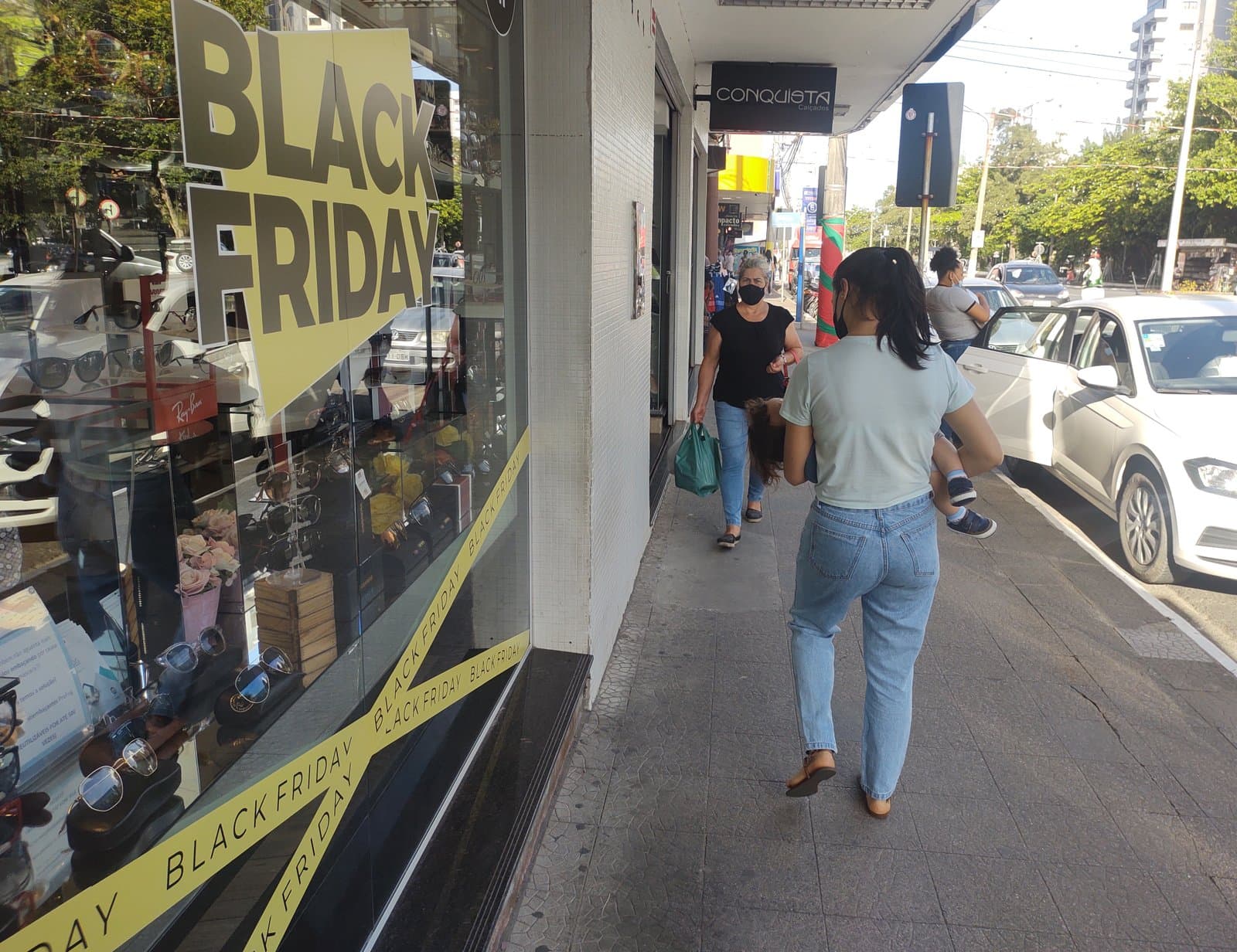 Comércio de Tubarão terá dois dias de horário especial na Black Friday