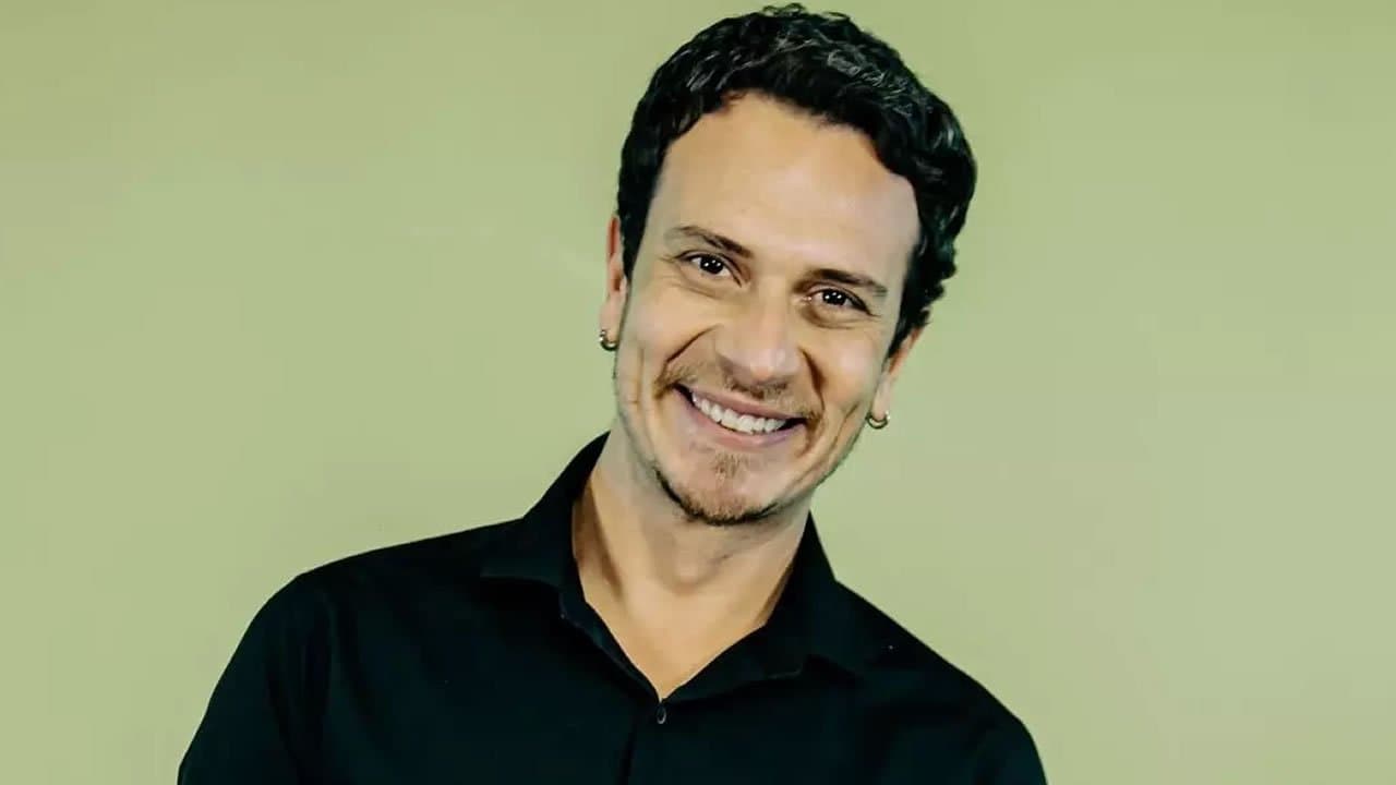 Comediante Fabiano Cambota e grupo Cavaquinho de Ouro animam a Black Friday do Farol Shopping