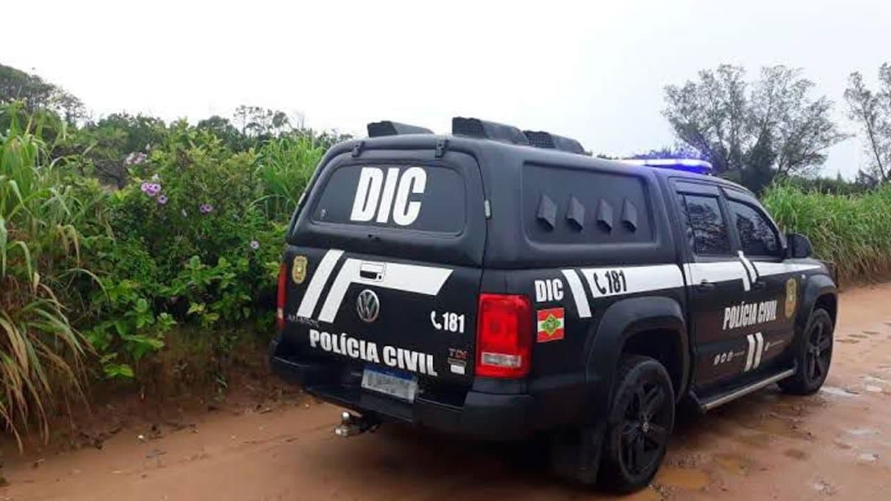 Irmãos acusados de assassinatos no RS estavam escondidos em Laguna