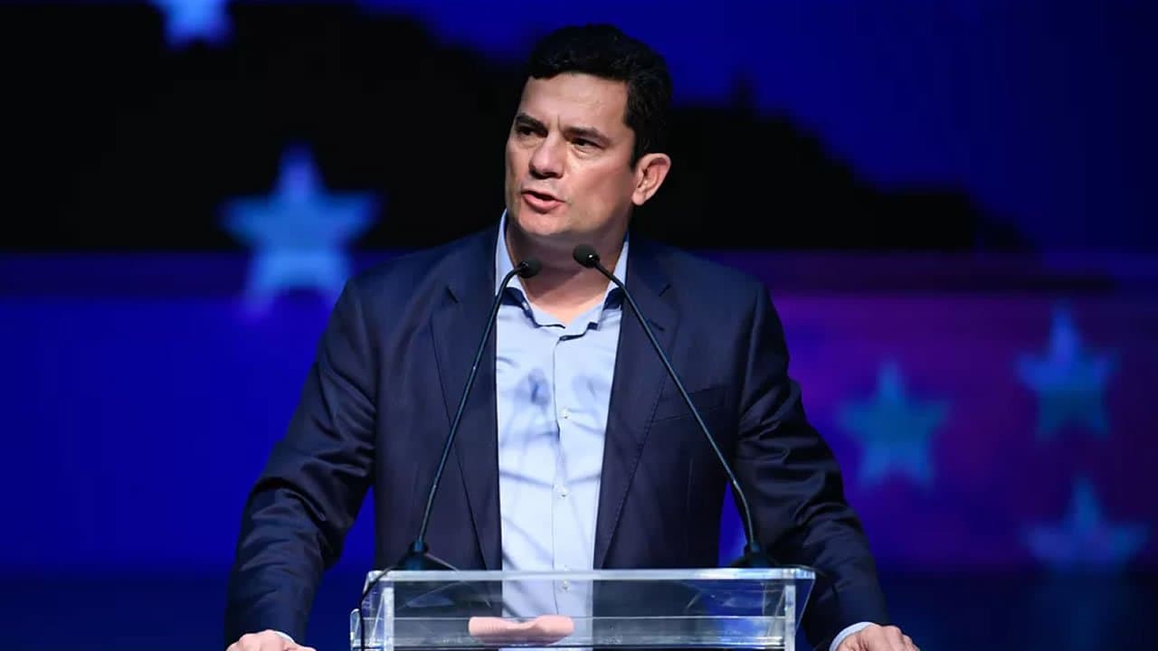 Em ato em Brasília, ex-juiz Sergio Moro se filia ao Podemos