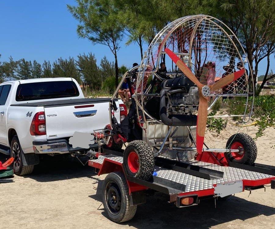 Duas pessoas ficam feridas em acidente com parapente