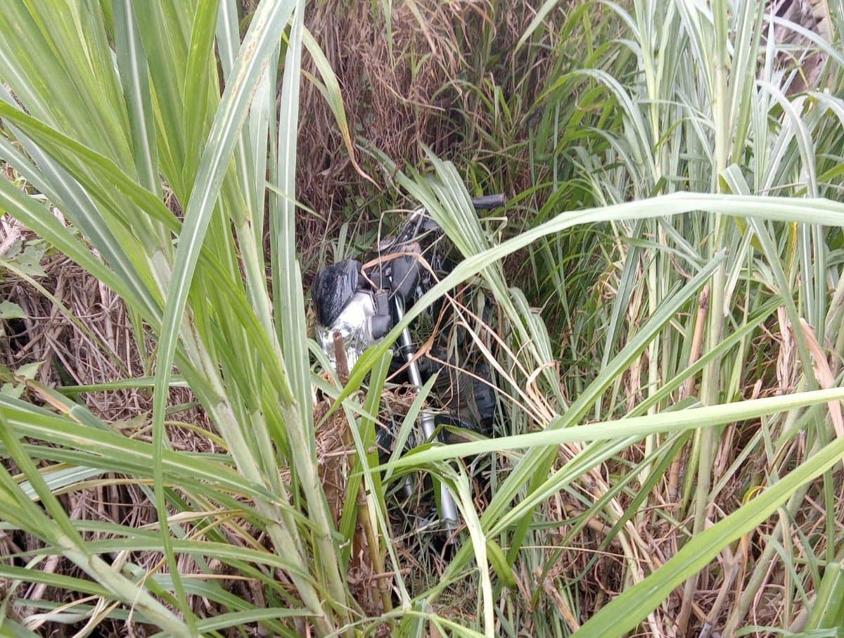 Motociclista é encontrado morto horas após acidente