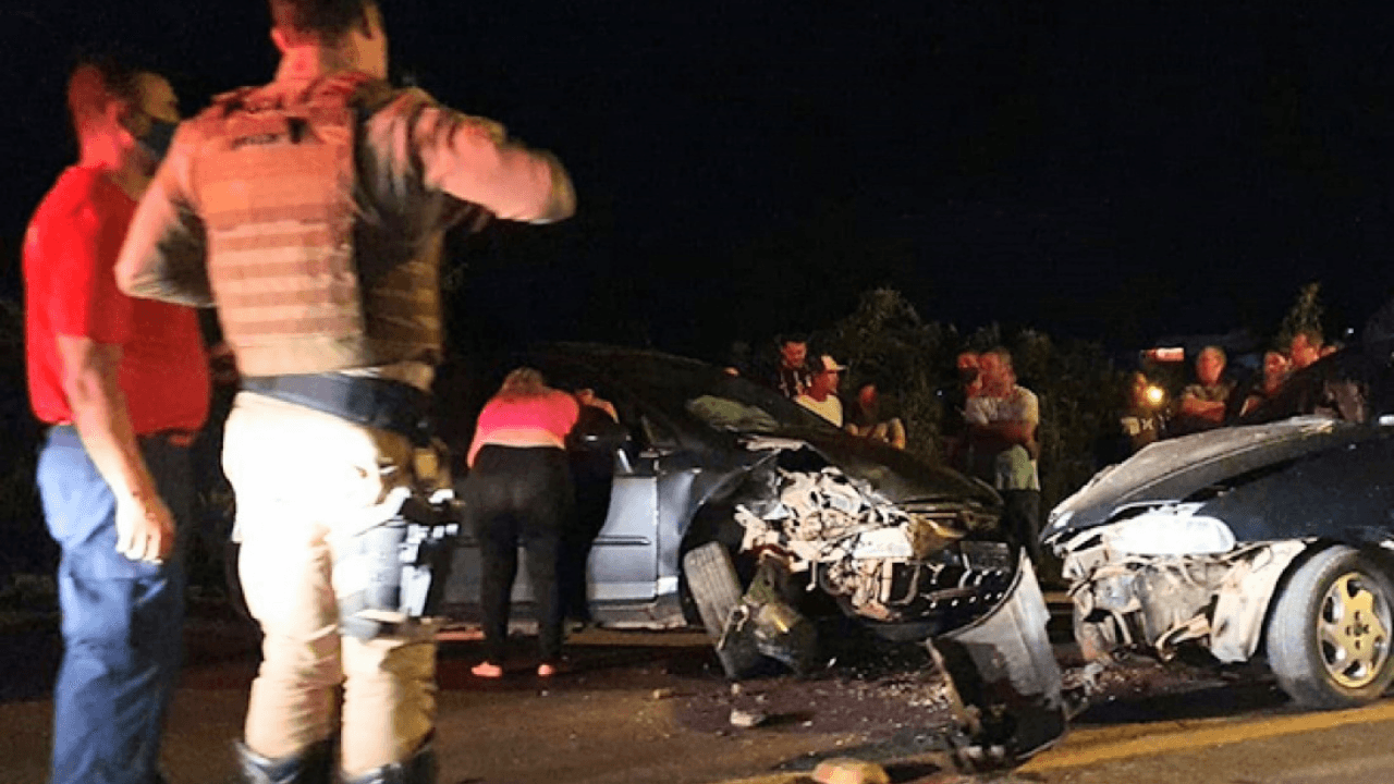 Motorista bêbado invade a contramão e causa acidente com três feridos na SC-370