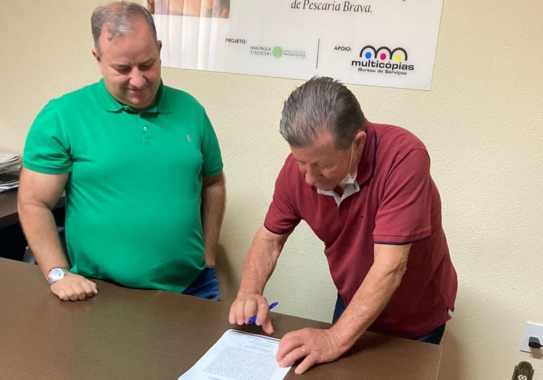 Vice-prefeito de Pescaria Brava ficará à frente do executivo por um mês