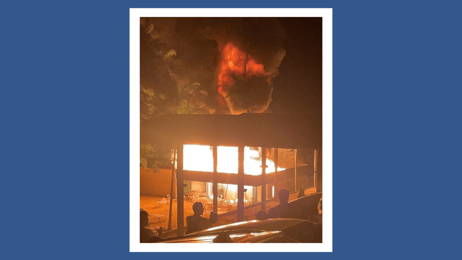 Arena inaugurada nesta quarta-feira (2) é destruída por grande incêndio