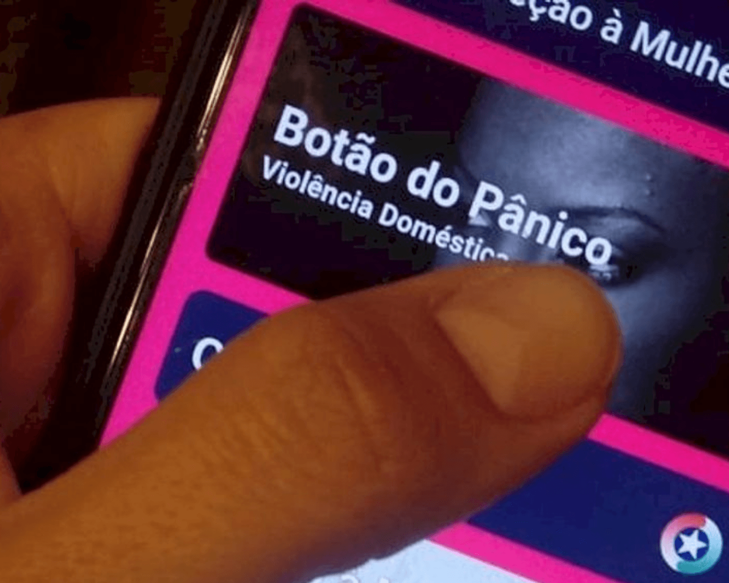 Homem descumpre medida protetiva e ex aciona botão de pânico