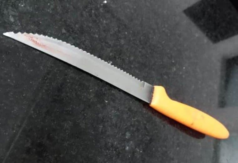 Vizinhos se esfaqueiam durante briga em Tubarão