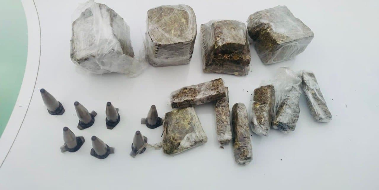 Maconha e cocaína são apreendidas em conjunto habitacional de Tubarão