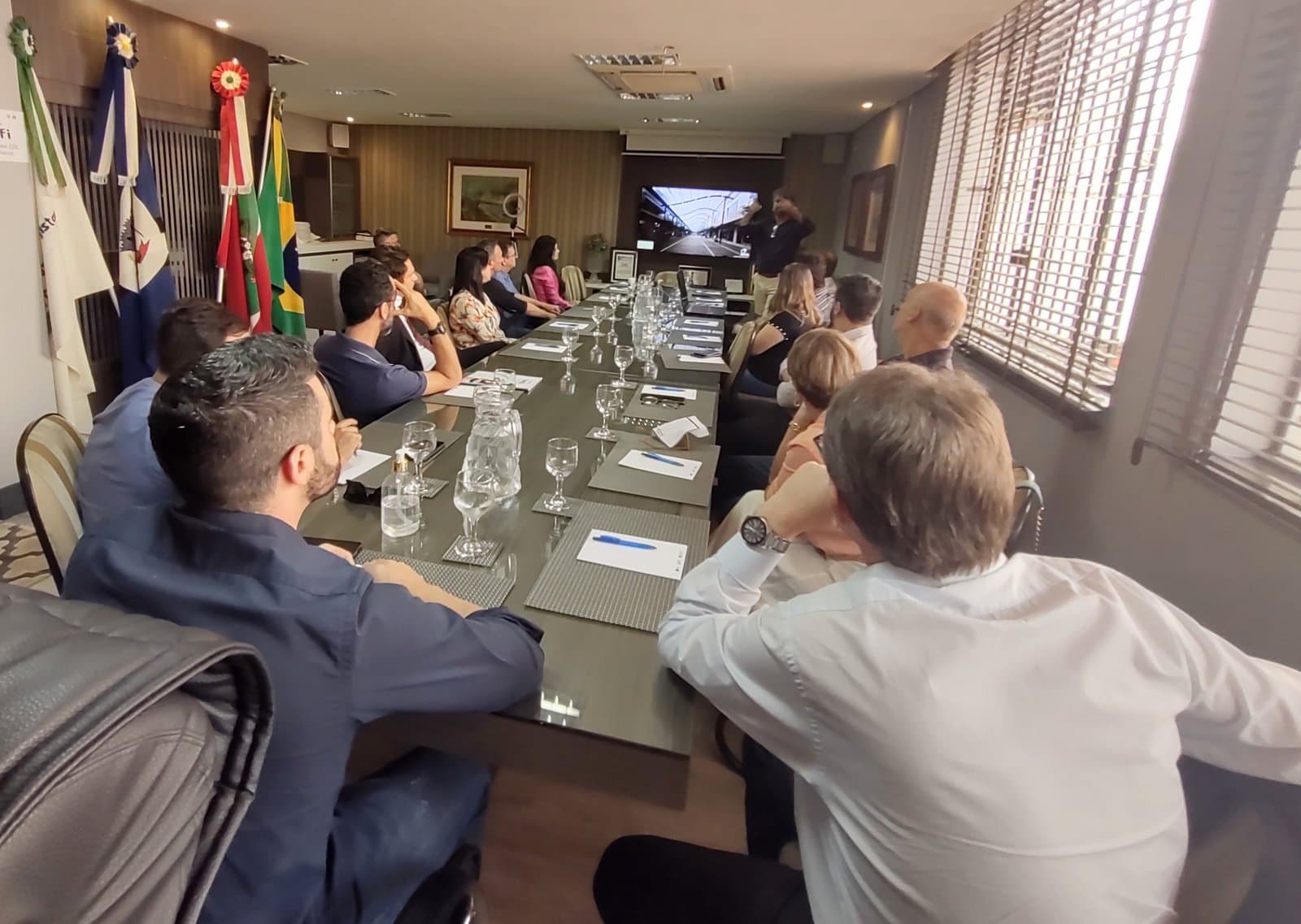 Projeto da Rua Coberta é apresentado aos diretores da CDL