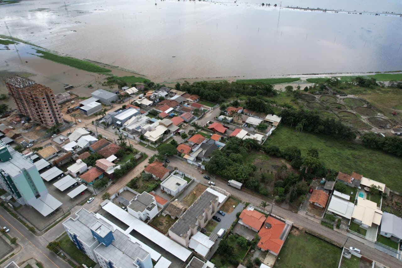 Rio Capivari deve provocar novos alagamentos nesta sexta-feira (6)