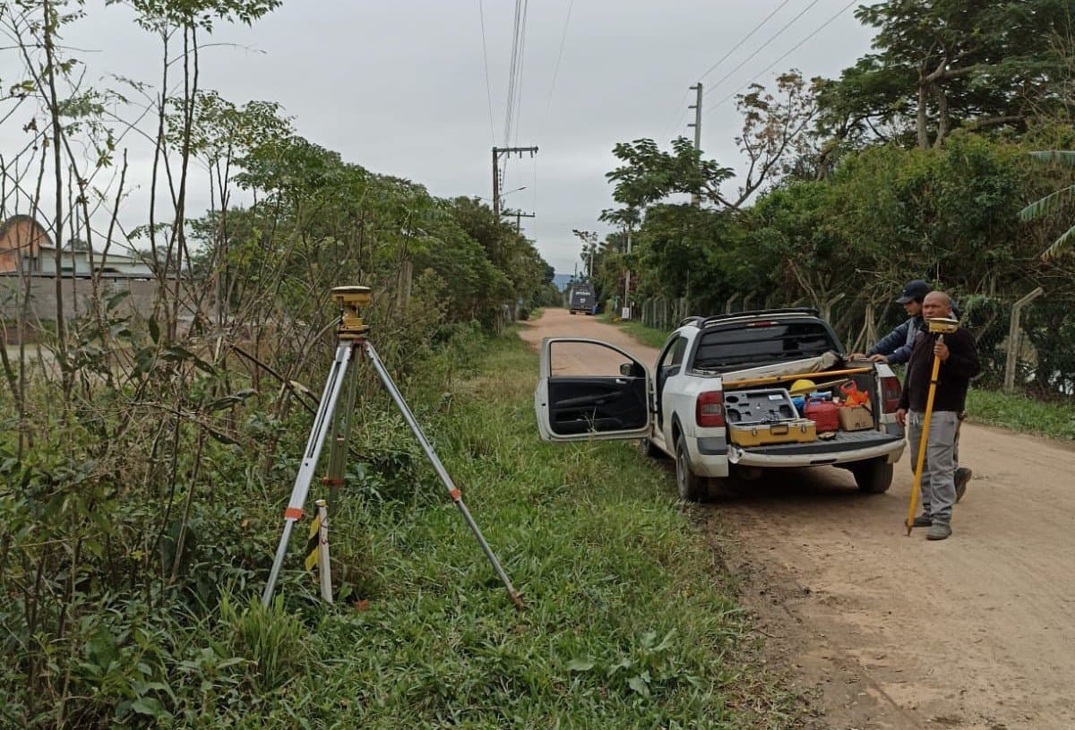 Inicia a topografia para pavimentação da rodovia Ageu Medeiros