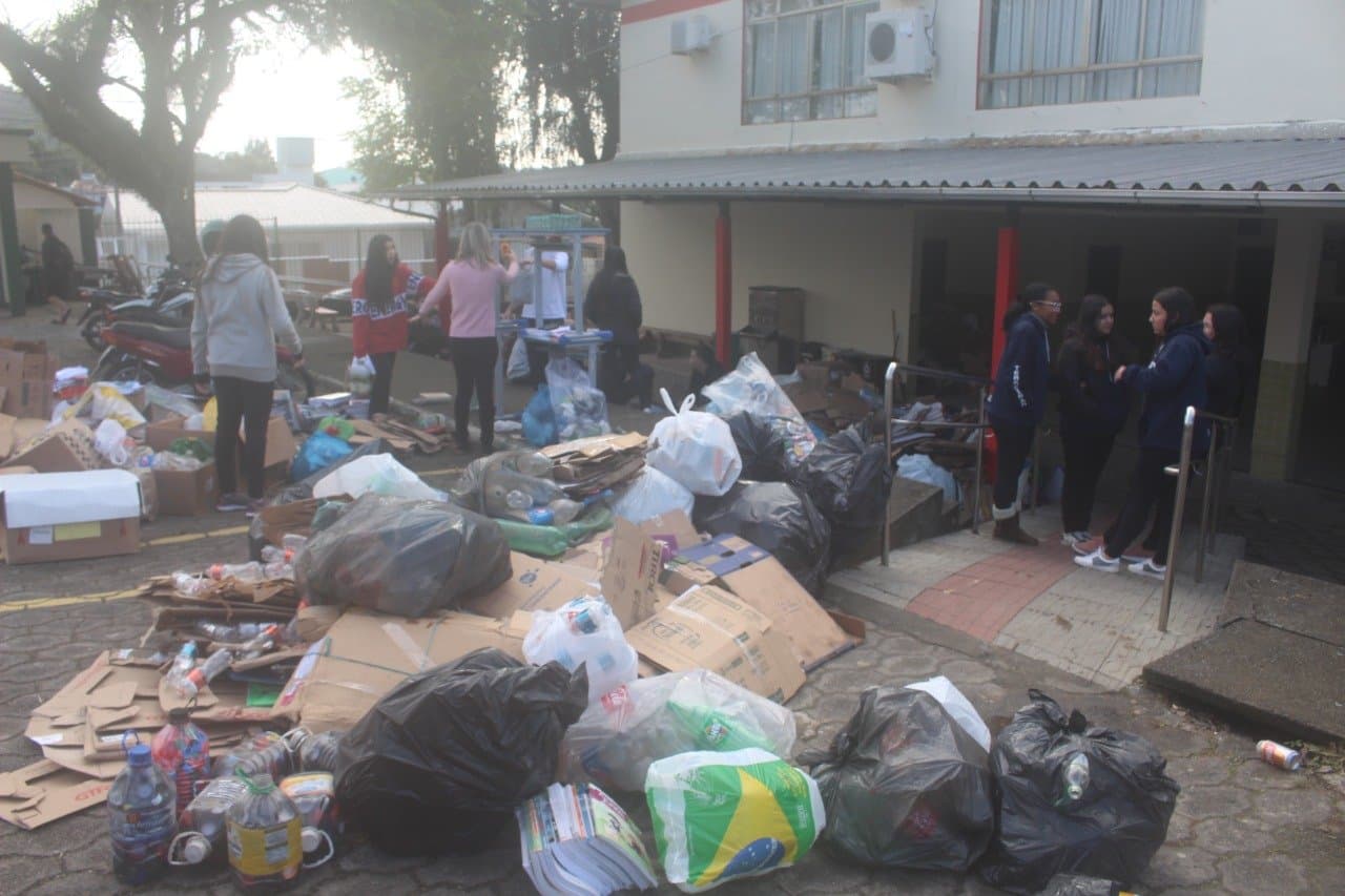 Escola arrecada cinco toneladas de resíduos recicláveis