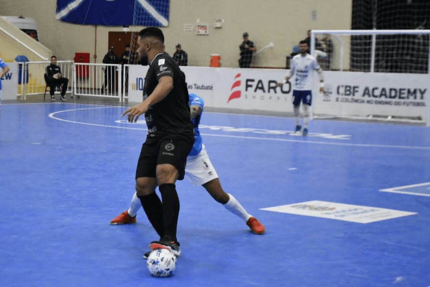 Tubarão Futsal joga no Paraná nesta sexta-feira (8) pela Liga Nacional