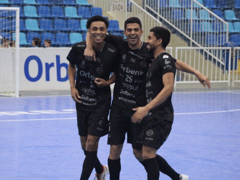 Tubarão Futsal recebe o Umuarama nesta sexta-feira (15) pela Liga