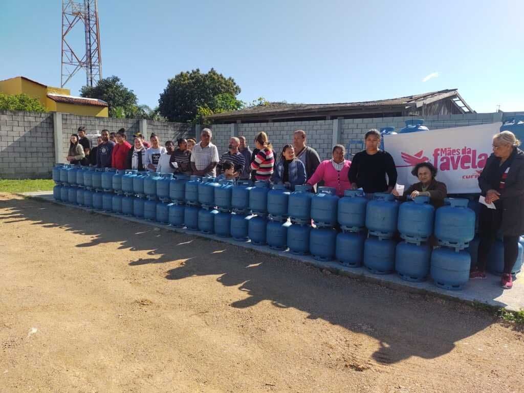 200 pessoas são beneficiadas com gás de cozinha em Laguna