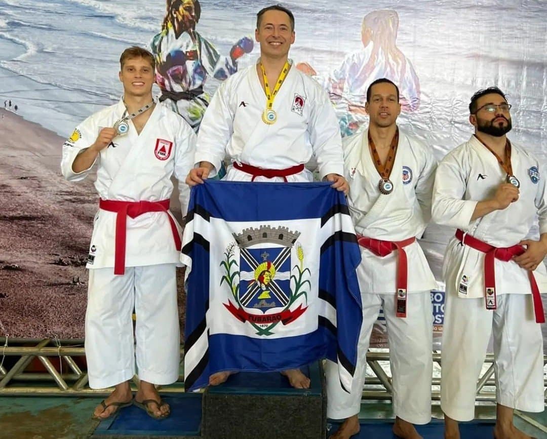 Técnico de karatê de Tubarão garante medalhas no Open Nacional