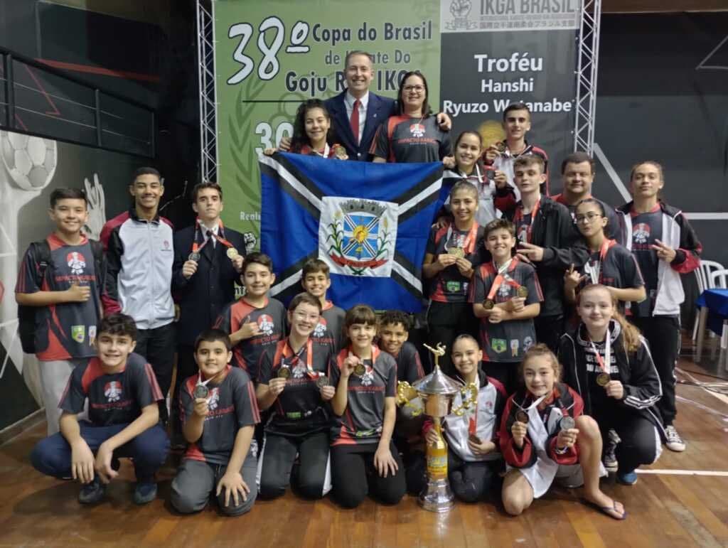Karatê de Tubarão conquista 31 medalhas em competição nacional
