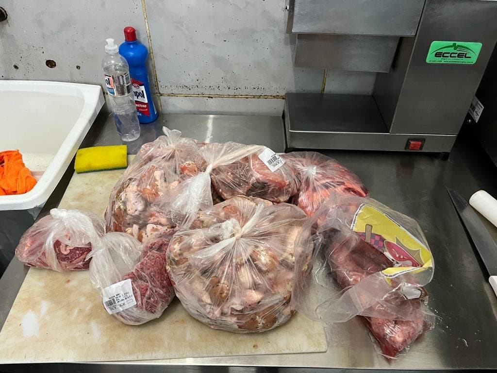 Estoque de carne imprópria para o consumo é apreendido