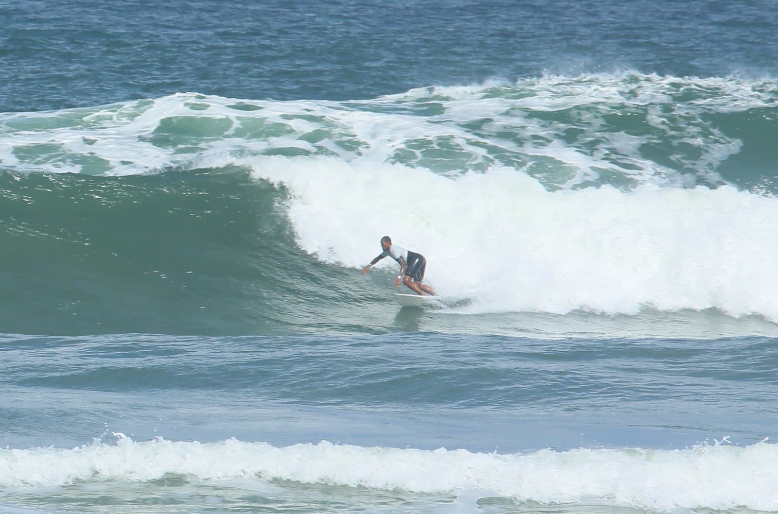 Taça Brasil de surfe profissional ocorre até domingo (18) em Imbituba