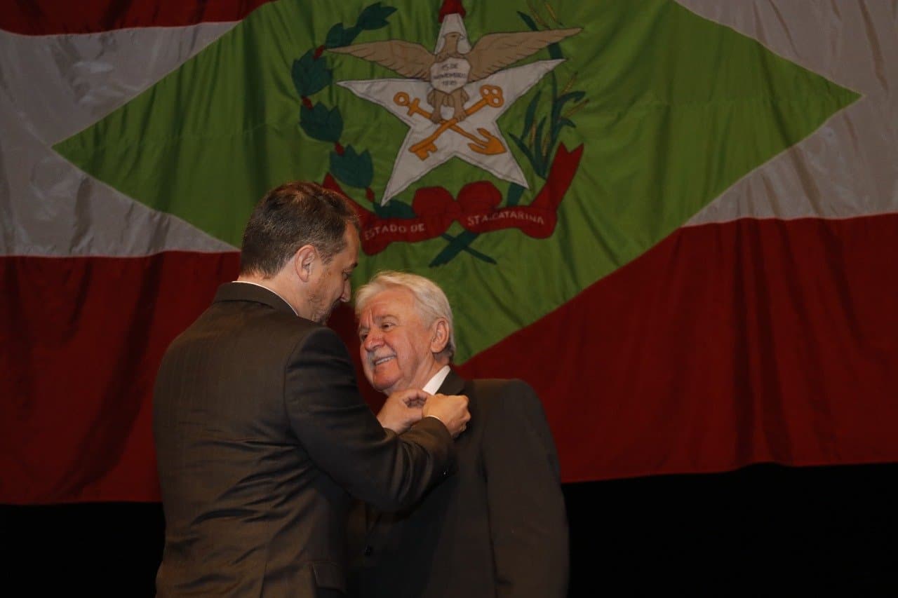 Deputado Moacir Sopelsa assume interinamente o governo de SC