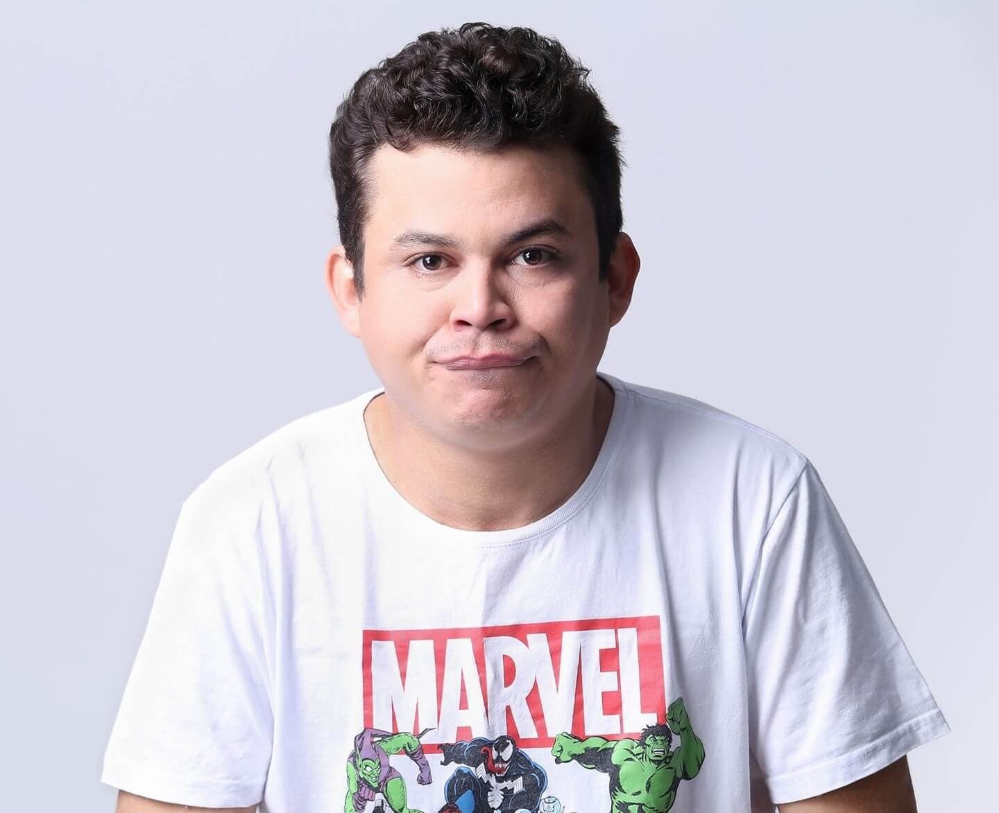 Humorista Emerson Ceará se apresenta em Tubarão nesta sexta-feira (9)