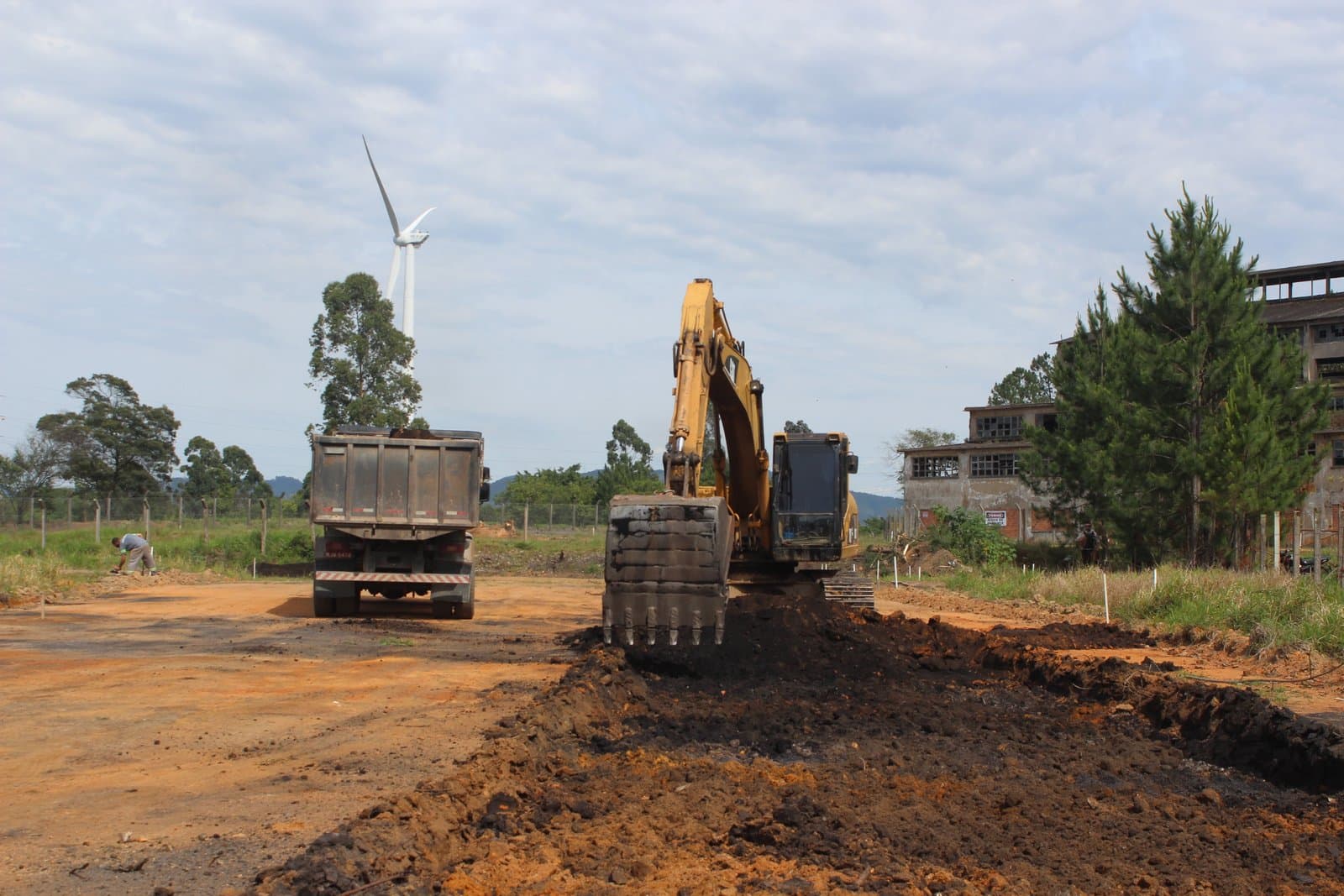 Obras no acesso sul de Capivari de Baixo são retomadas