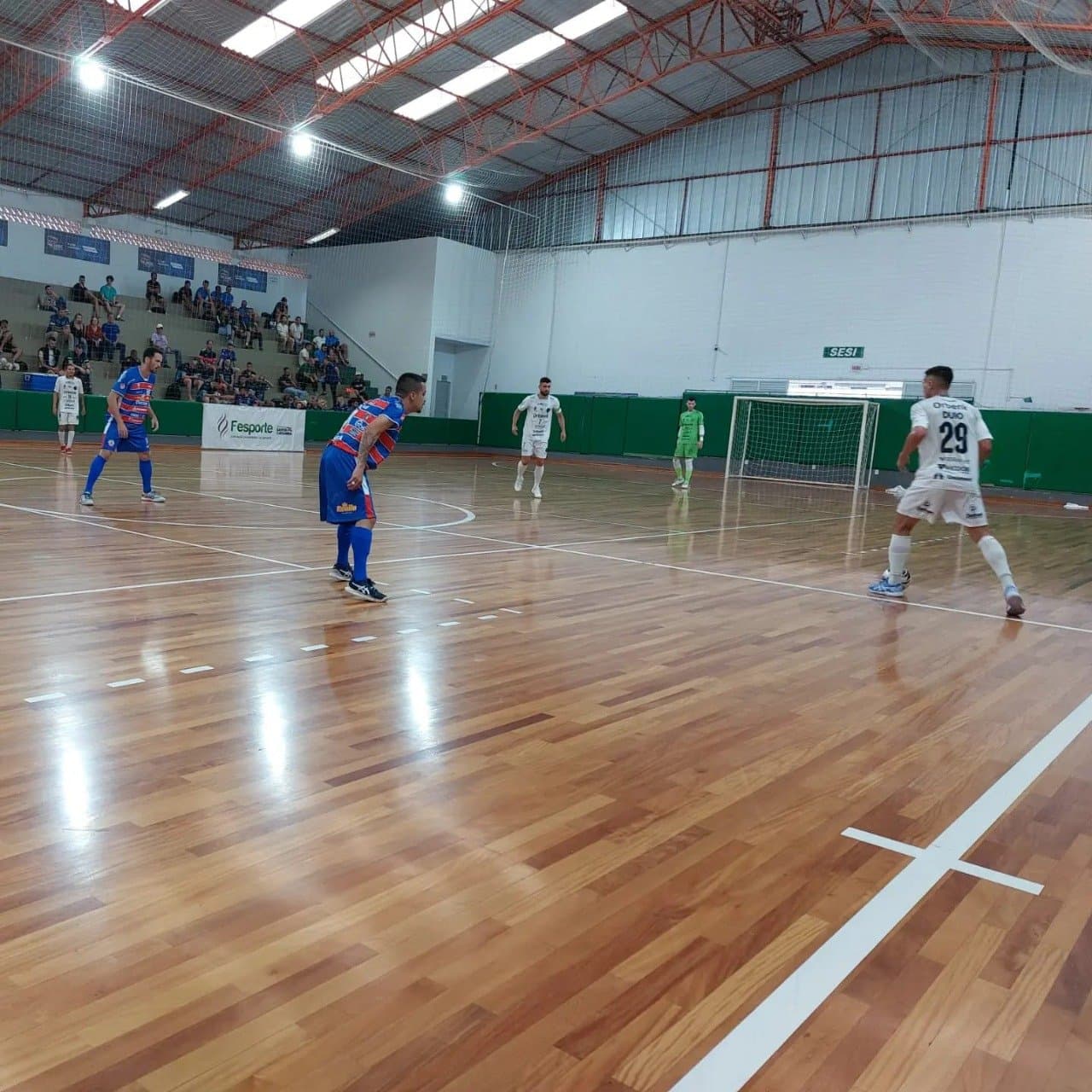 JASC: Tubarão Futsal estreia com vitória