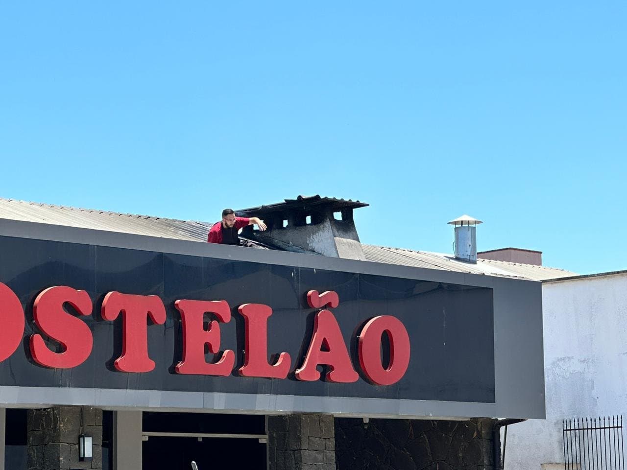 Princípio de incêndio atinge churrascaria em Tubarão