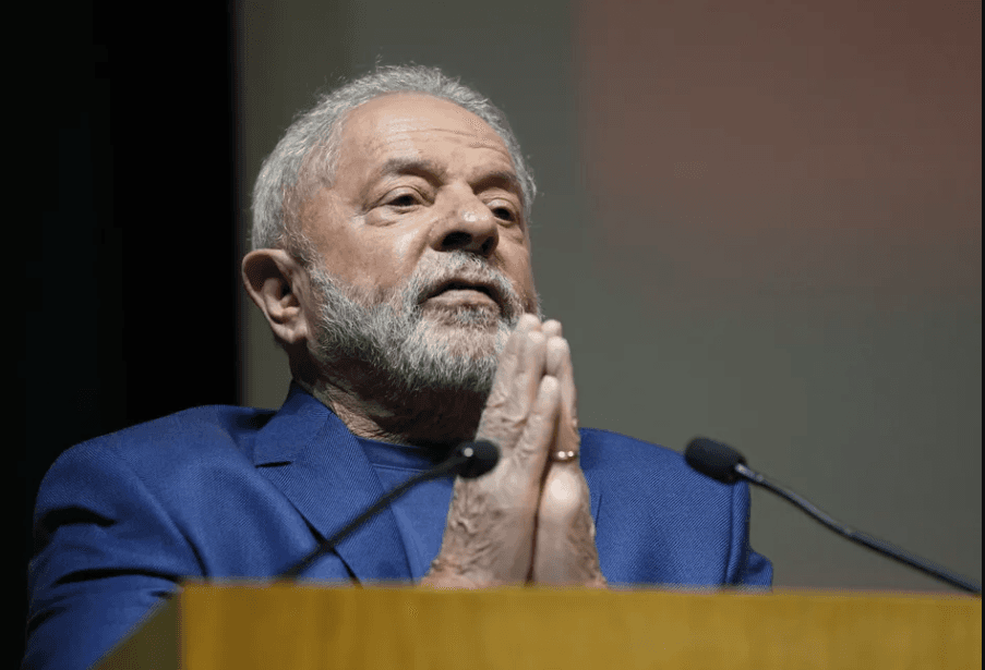 Lula assina lei e mantém saidinha de presos para visitas a familiares