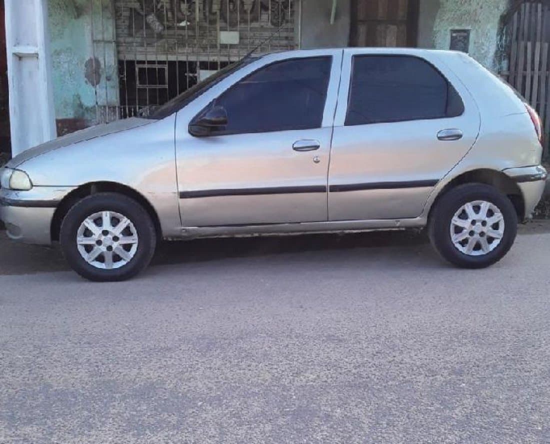 Homem tem carro furtado em dia de Natal