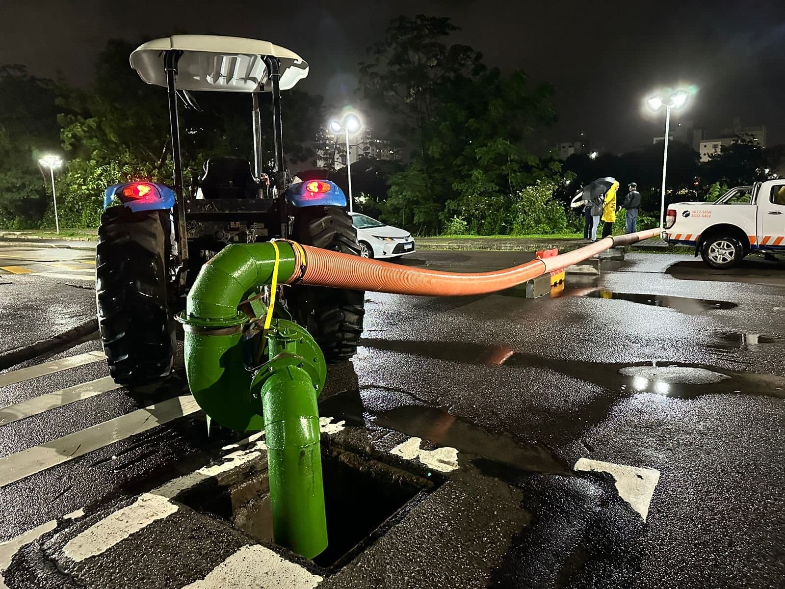Aterramento da bomba é roubado e trator precisa auxiliar no escoamento das águas