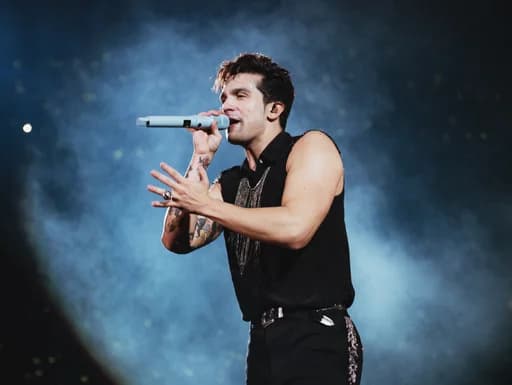 Luan Santana comemora 15 anos de carreira nesta sexta-feira (30), em Laguna