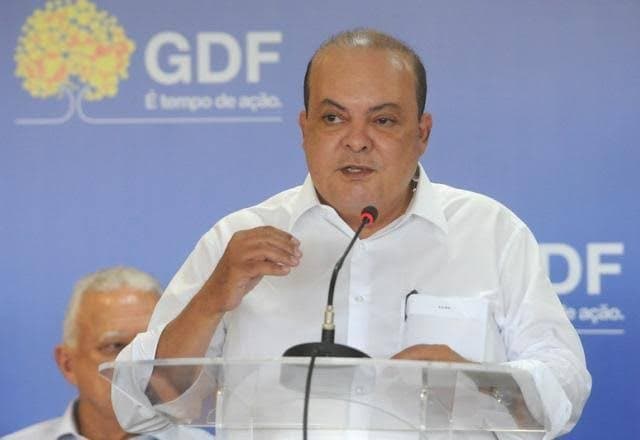 Alexandre de Moraes afasta o governador do Distrito Federal após ataques