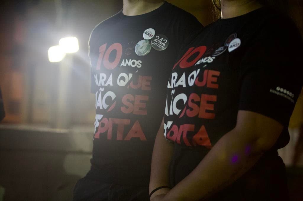 Familiares pretendem processar Netflix por série sobre Boate Kiss