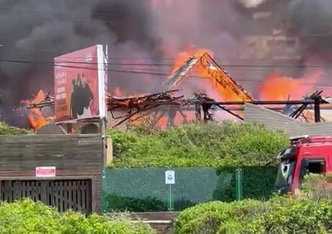 Incêndio destrói Warung, balada de Itajaí famosa internacionalmente