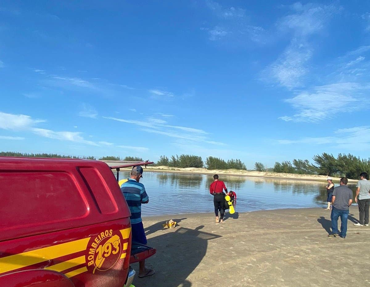 Corpo de banhista que se afogou na Barra do Torneiro é encontrado